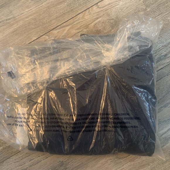 NWT LANDS' END BOYS STAIN/WRINKLE RESISTANT CHINO SHORTS CLASSIC NAVY 1OH - Picture 5 of 11